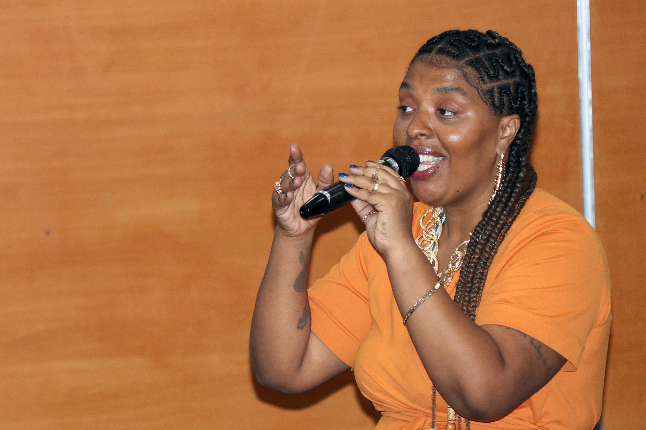 Apresentação de Luz Ribeiro