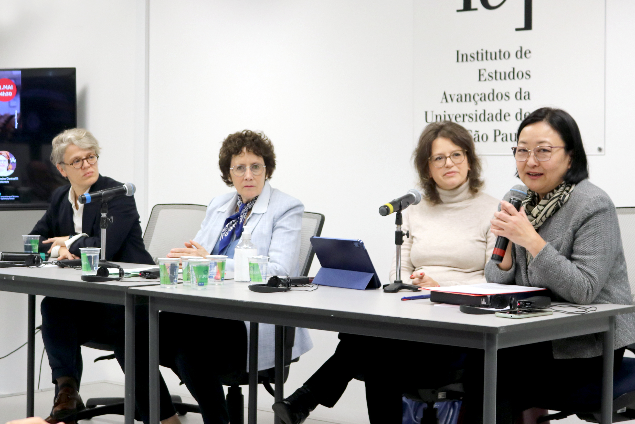 Nadège Mézié, Brigitte Collet, Sheila Neder e Janina Onuki 