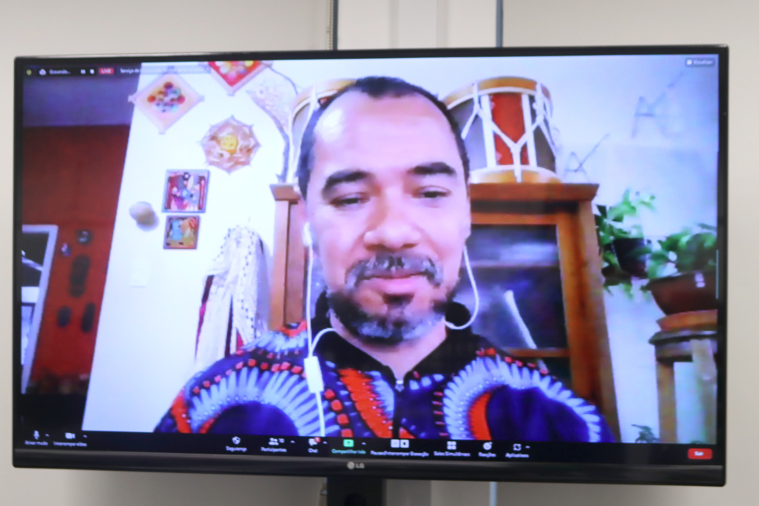 Valdinei Freire, via vídeo-conferência