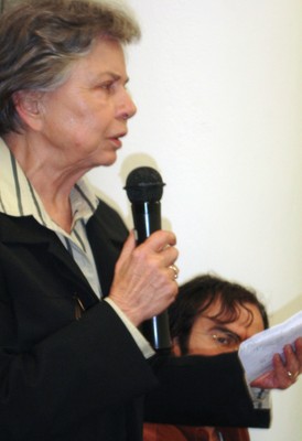 Eunice Durhan debate com expositores