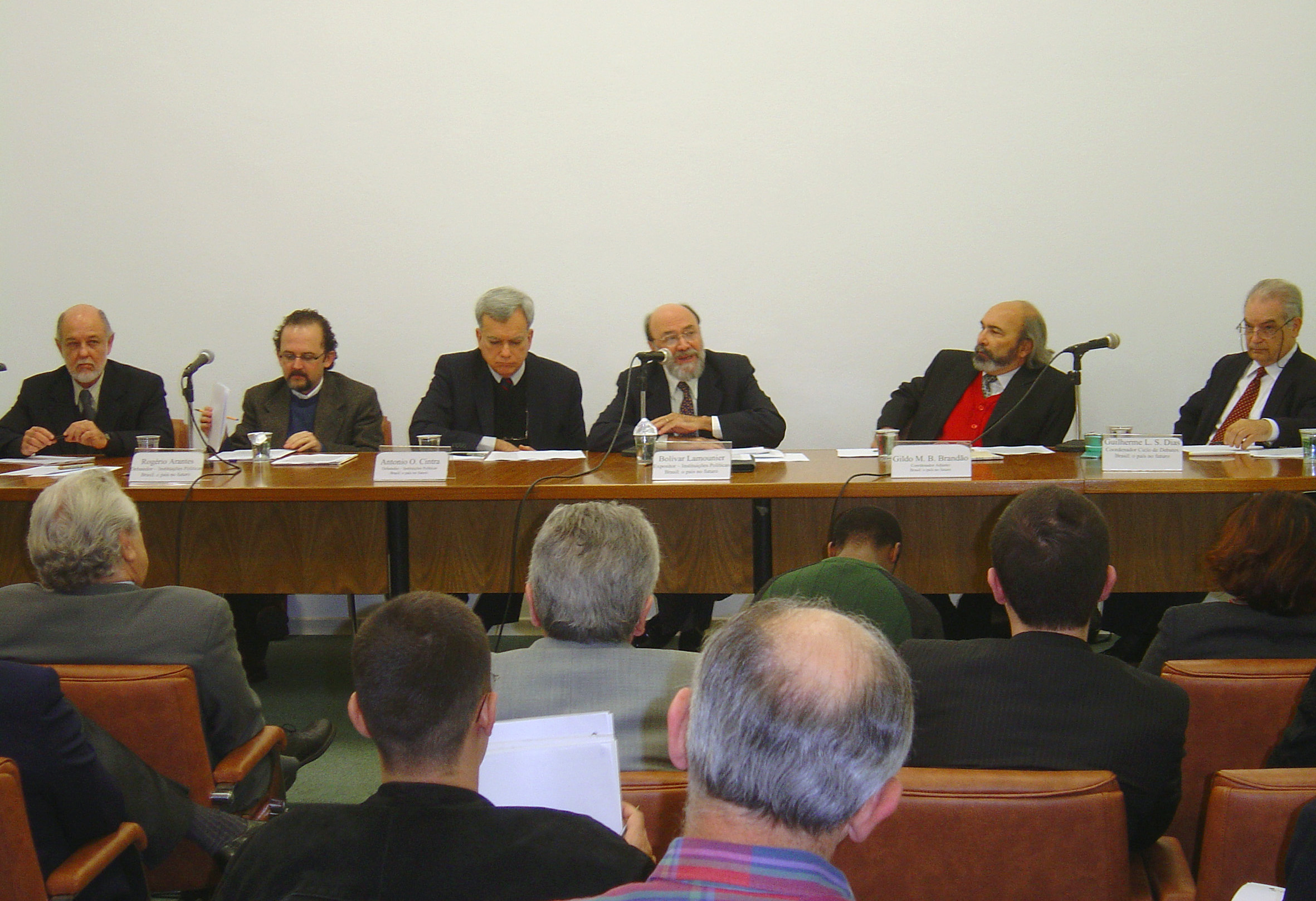 Amaury de Souza, Rogério Arantes, Antônio Octávio Cintra, Bolívar Lamonier, Gildo Marçal Brandão e Guilherme Leite da Silva Dias