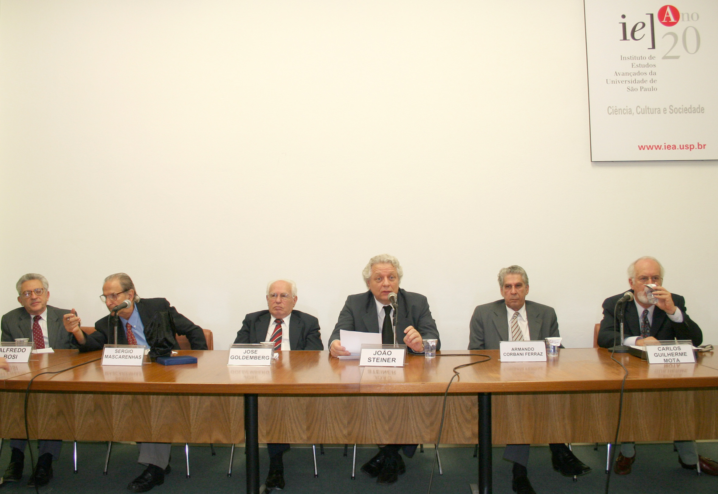 Alfredo Bosi, Sérgio Mascarenhas, José Goldemberg, João Steiner, Armando Corbani Ferraz e Carlos Guilherme Mota