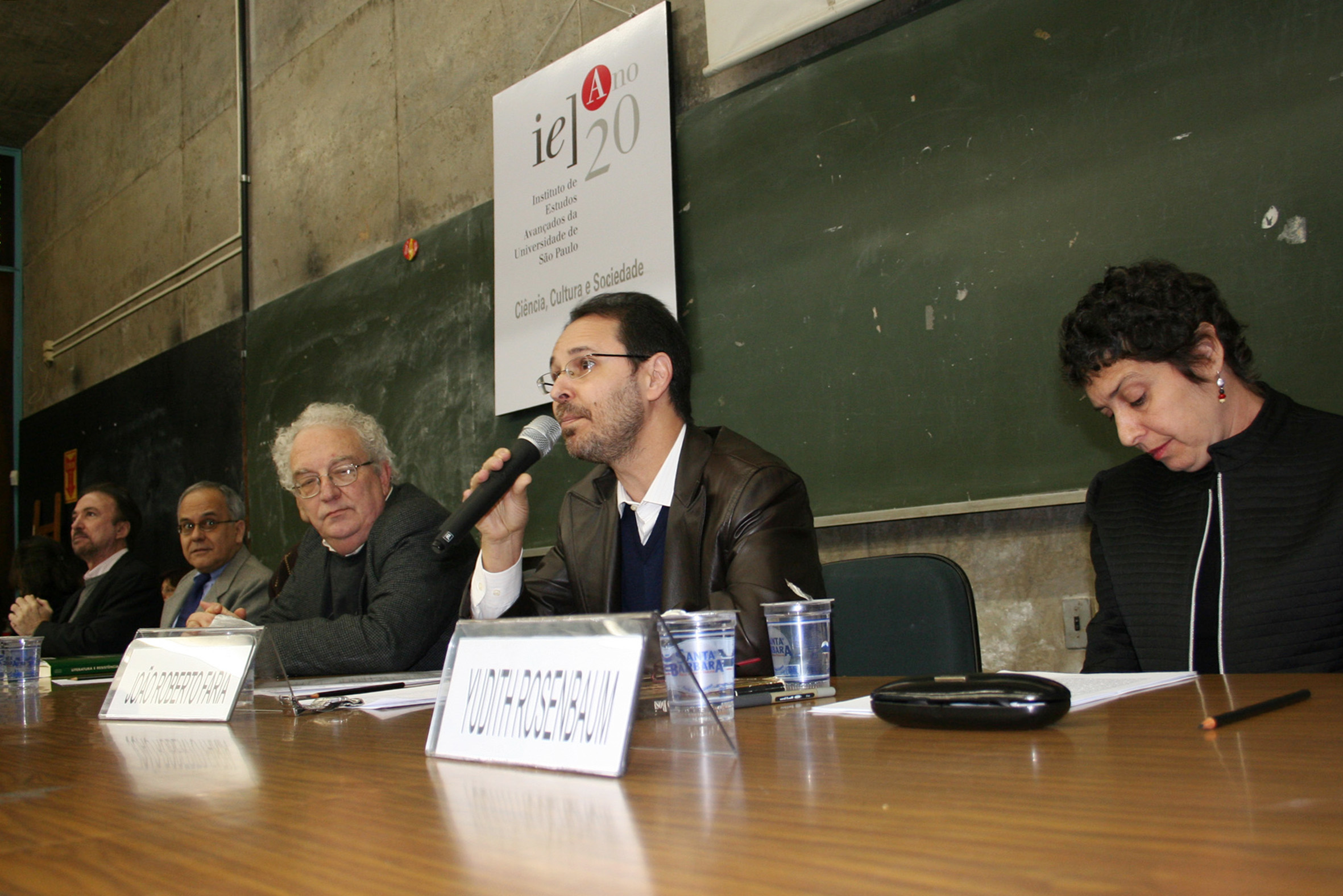 Antônio Carlos Secchin, Murilo Marcondes de Moura, Alcides Villaça, João Roberto Faria e Yudith Rosenbaum