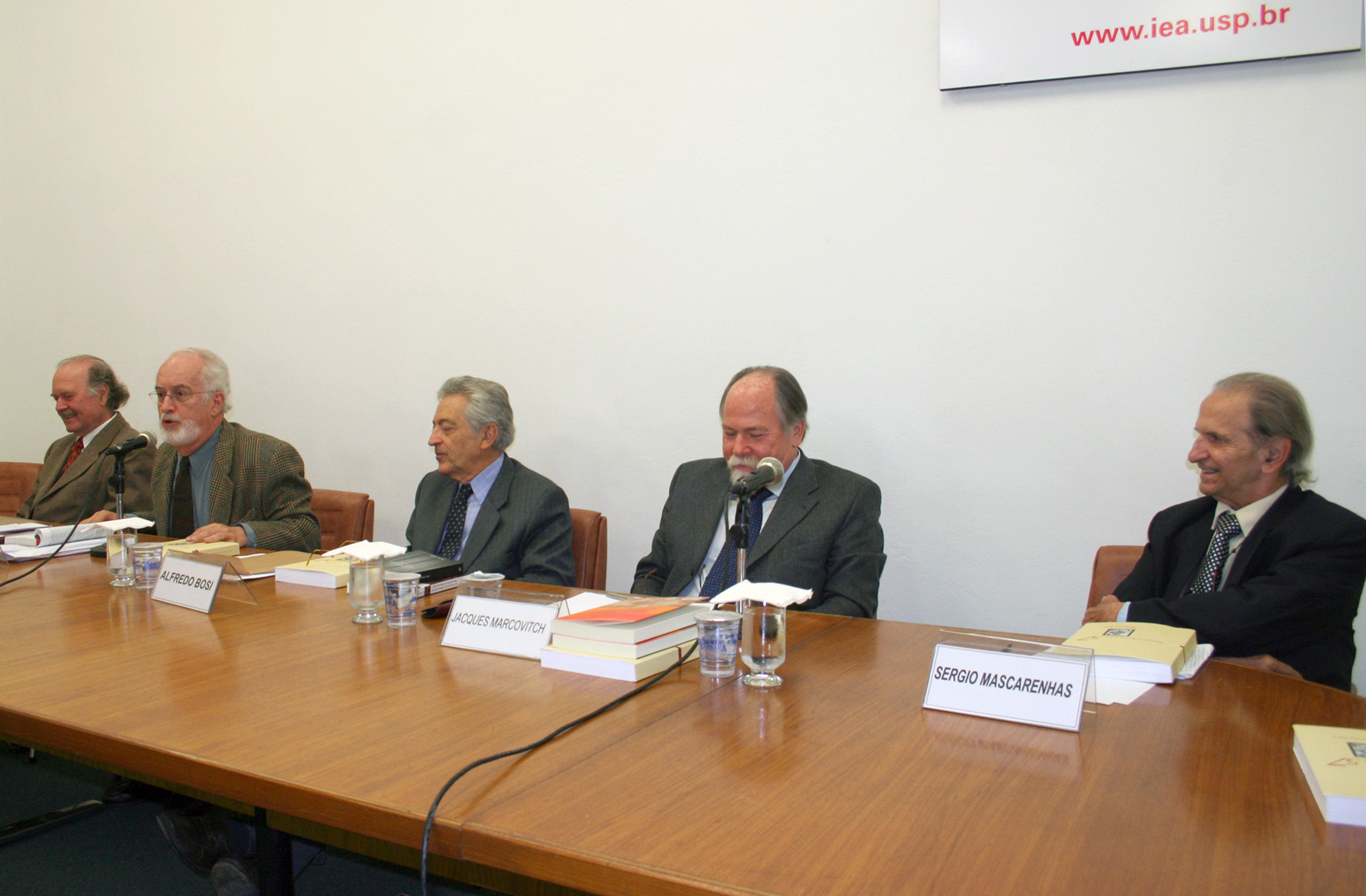 Umberto Cordani, Carlos Guilherme Mota, Alfredo Bosi, Jacques Marcovitch e Sérgio Mascarenhas