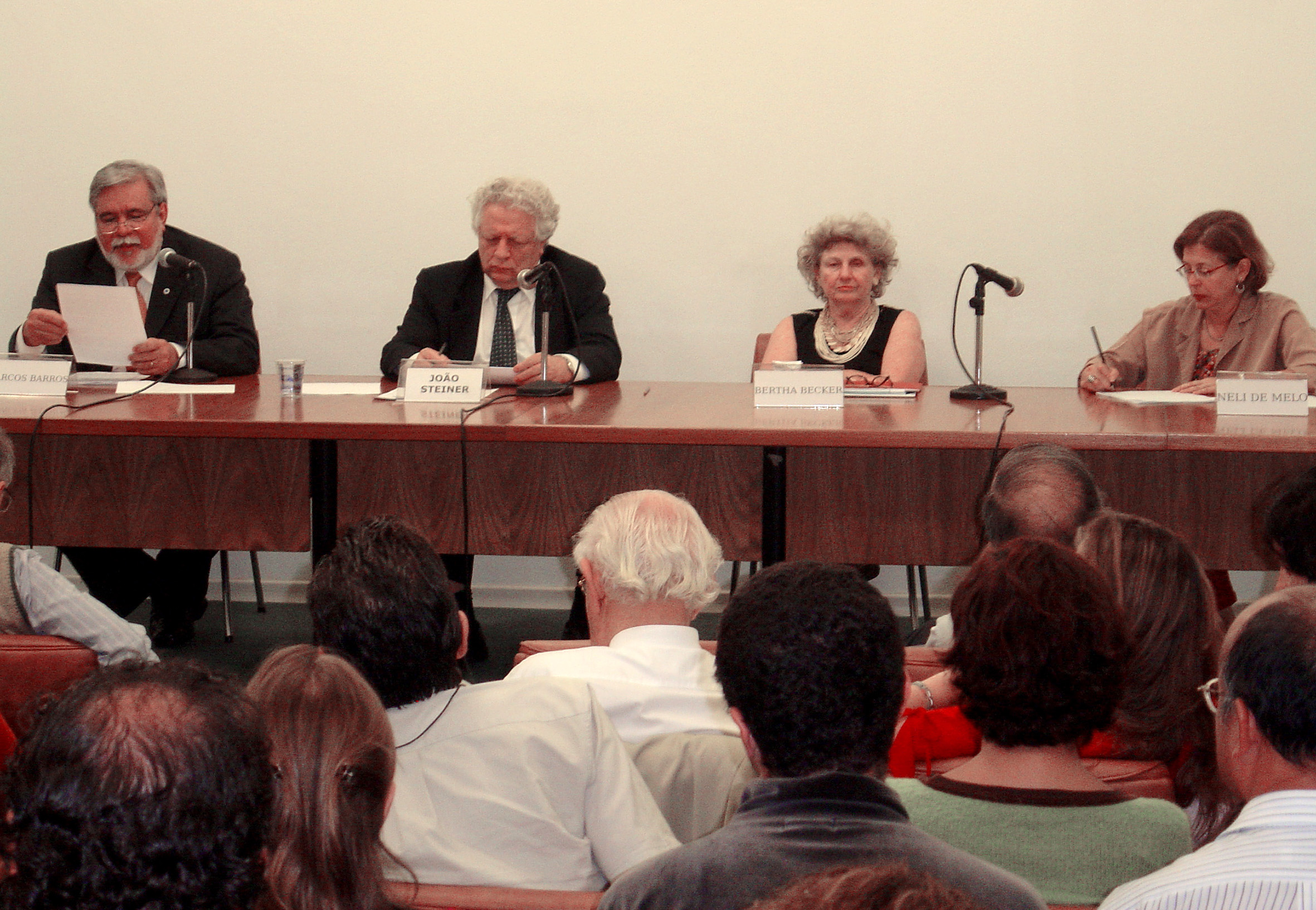 Marcos Barros, João Steiner, Bertha Becker e Neli Aparecida de Mello-Théry