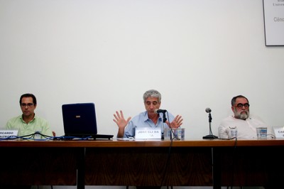 Ricardo Waizbort, José Eli da Veiga e Carlos Alberto Dória