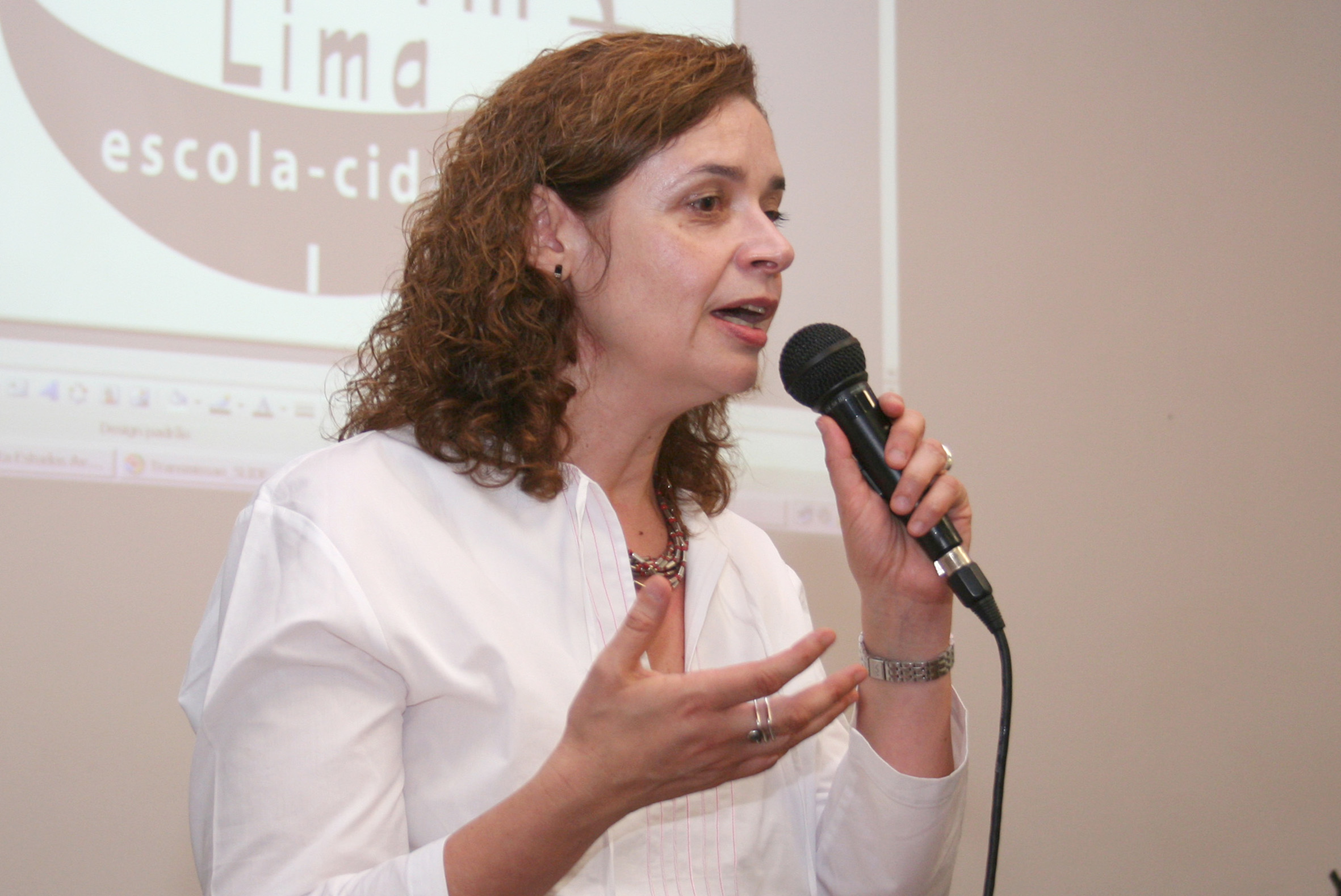 Ana Elisa Siqueira