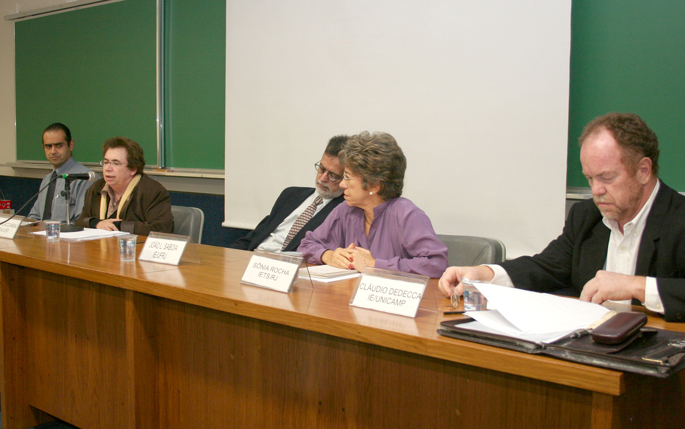 Marcelo José Pio, Maria Cristina Cacciamali, João Sabóia, Sônia Rocha e Claudio Salvadori Dedecca
