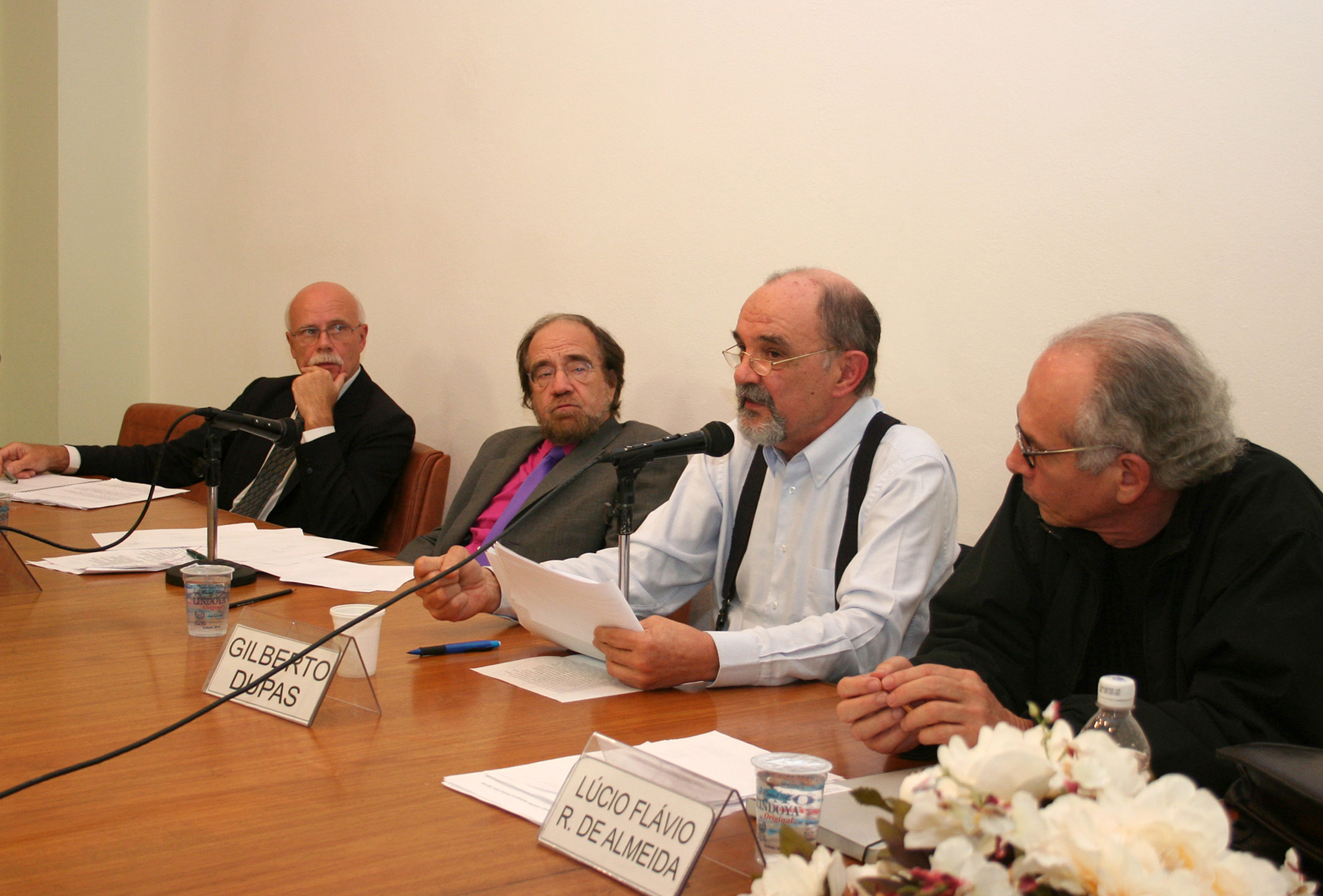Christian Girault, Manuel Antonio Garretón, Gilberto Dupas e Lúcio Flávio Rodrigues de Almeida