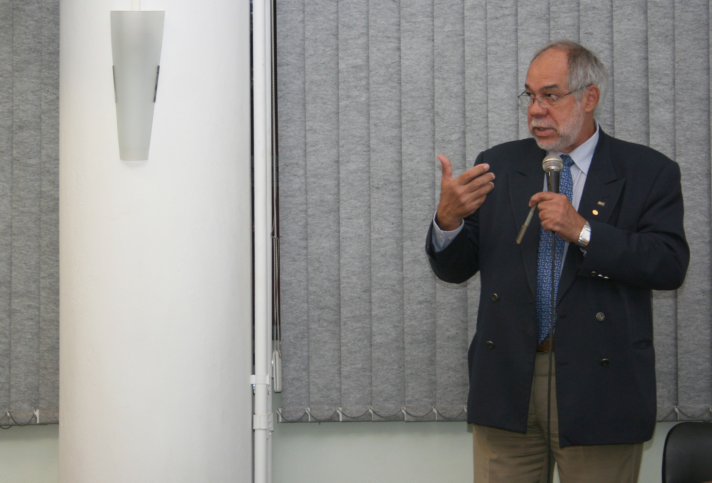 Jorge Almeida Guimarães