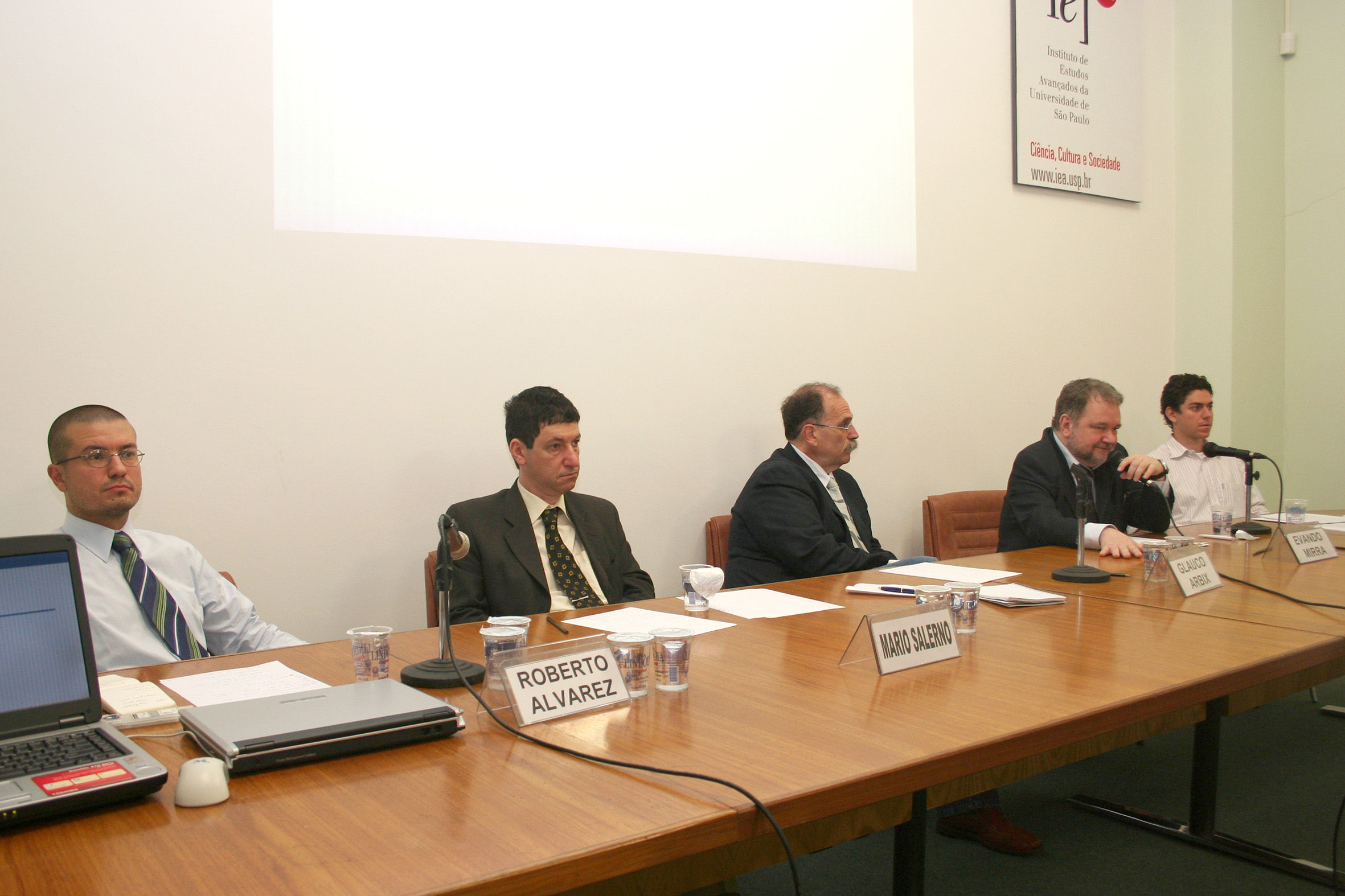 Roberto Alvarez, Mário Sérgio Salerno, Glauco Arbix, Evandro Mirra e Alexandre Abdal