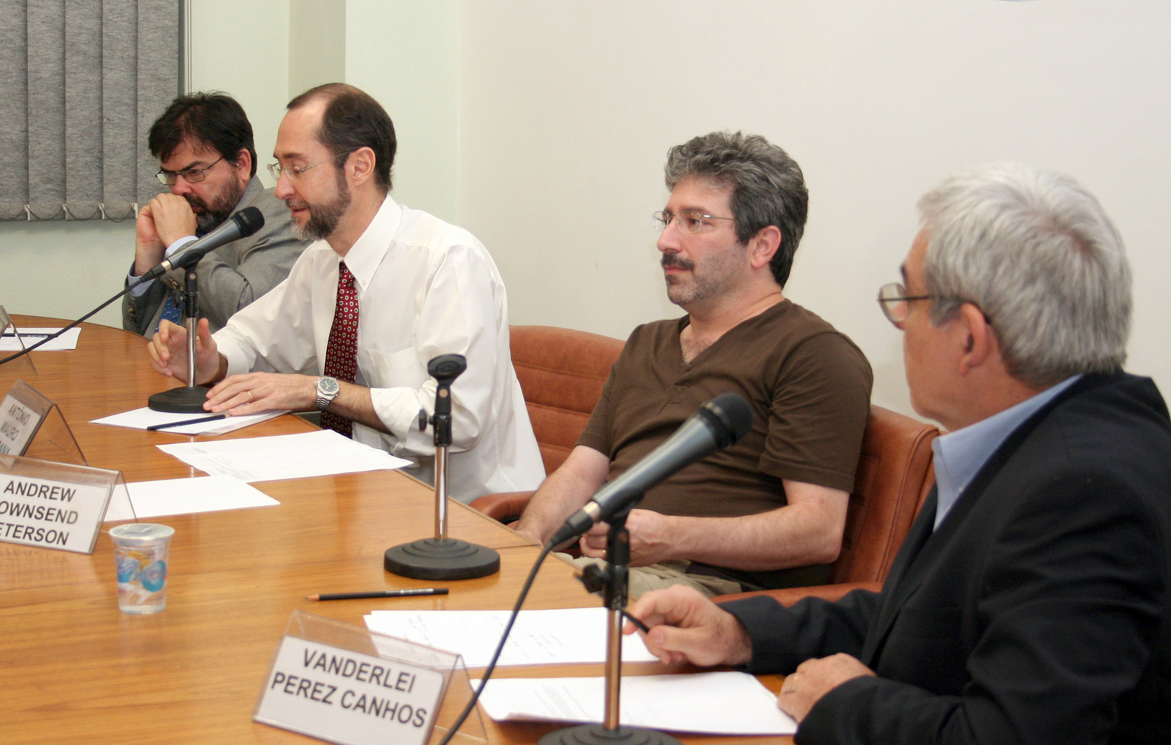 Gilberto Camara, Antonio Mauro Saraiva, Andrew Townsend Peterson e Vanderlei Perez Canhos