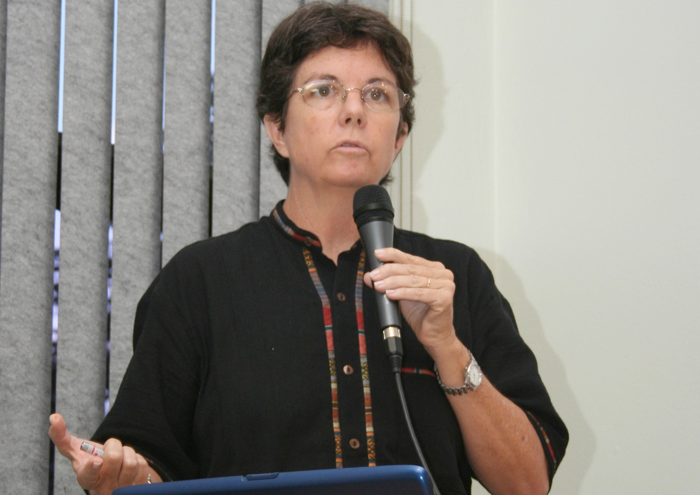 Dora Canhos