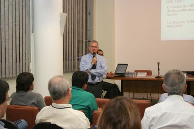 Isaías Macedo faz sua apresentação