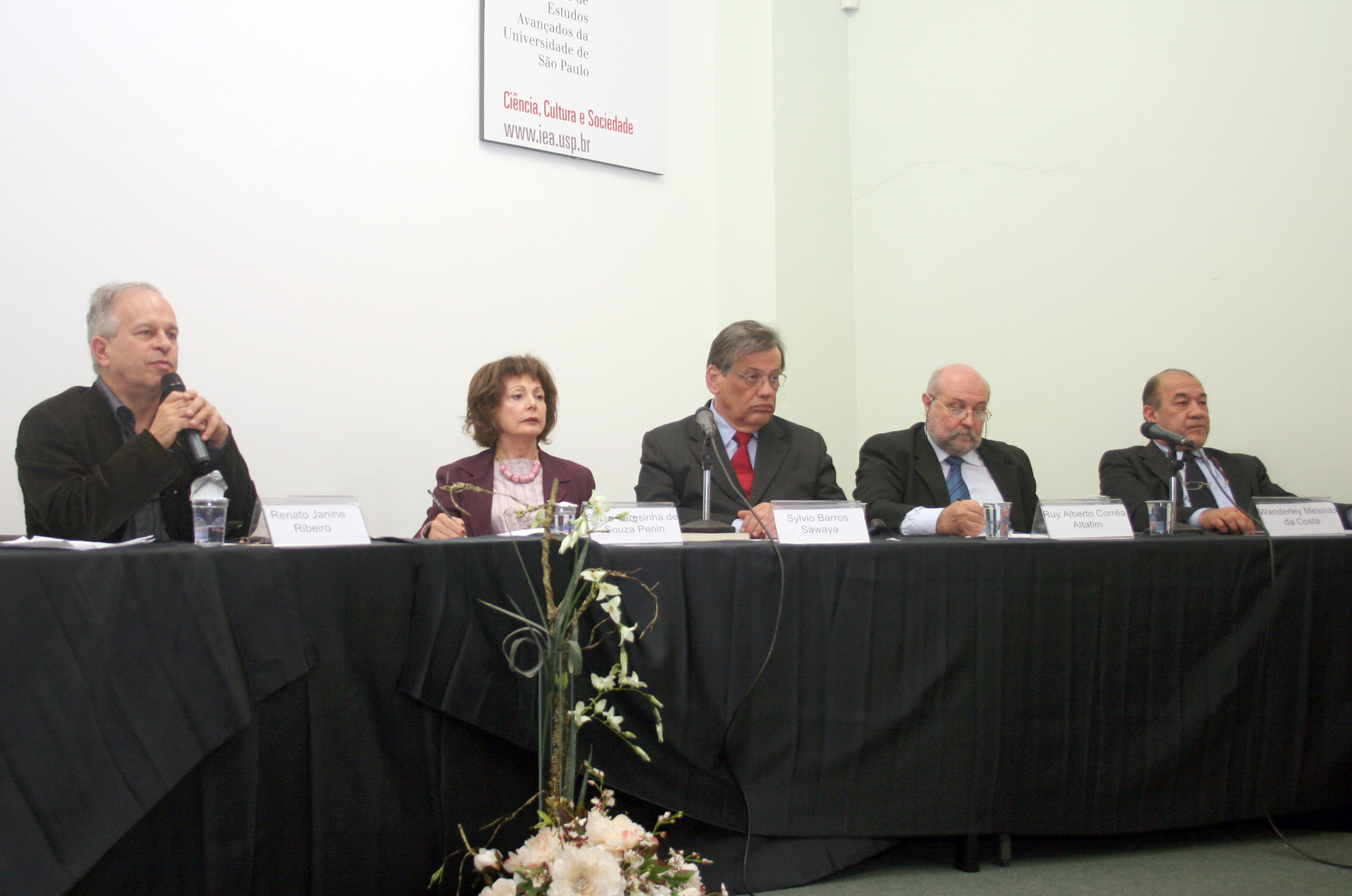 Renato Janine Ribeiro, Sônia Terezinha de Souza Penin, Silvio Barros Sawaya, Ruy Alberto Corrêa Altafim e Wanderley Messias da Costa