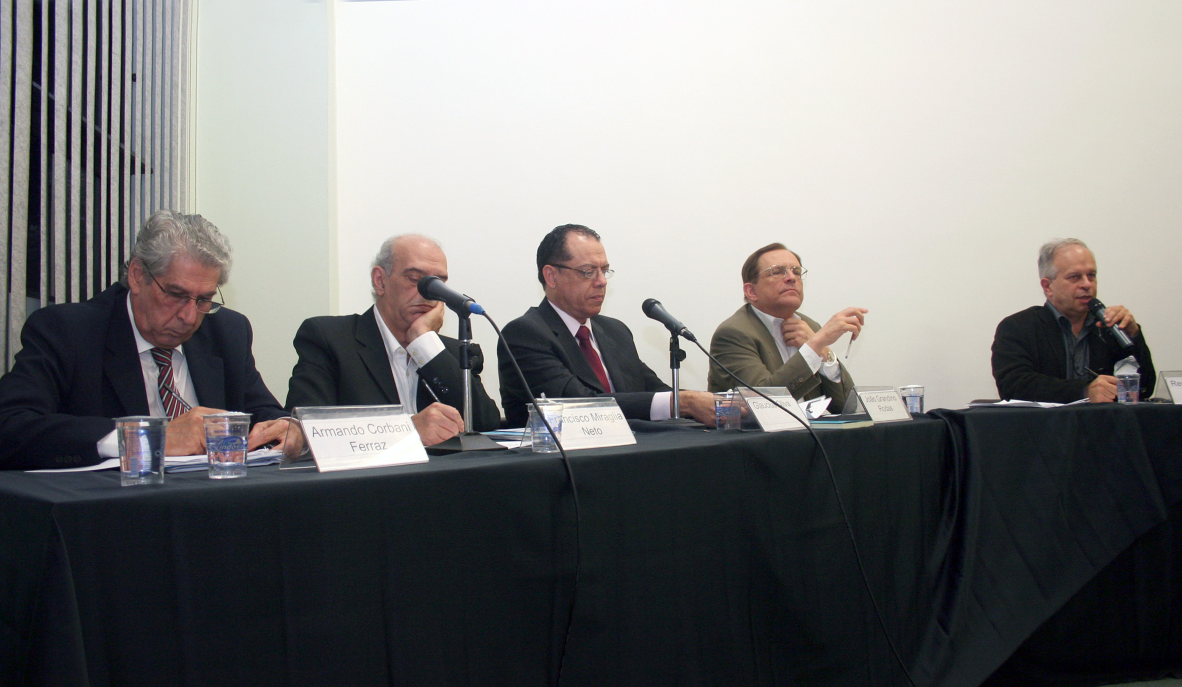 Armando Corbani Ferraz, Francisco Miraglia Neto, Glaucius Oliva, João Grandino Rodas e renato Janine Ribeiro