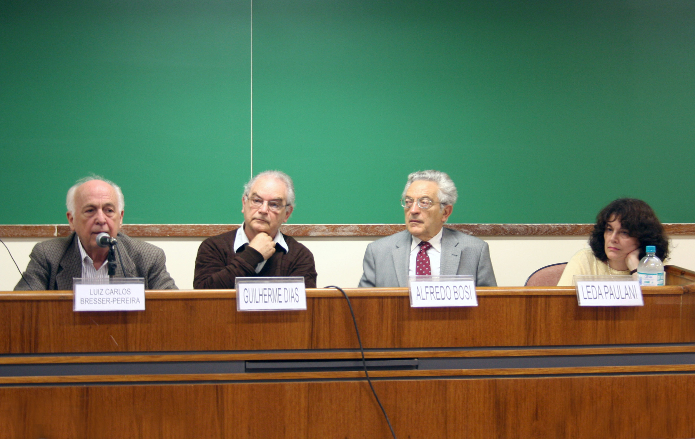 Luiz Carlos Bresser Pereira, Guilherme Leite Dias, Alfredo Bosi e Leda Paulani