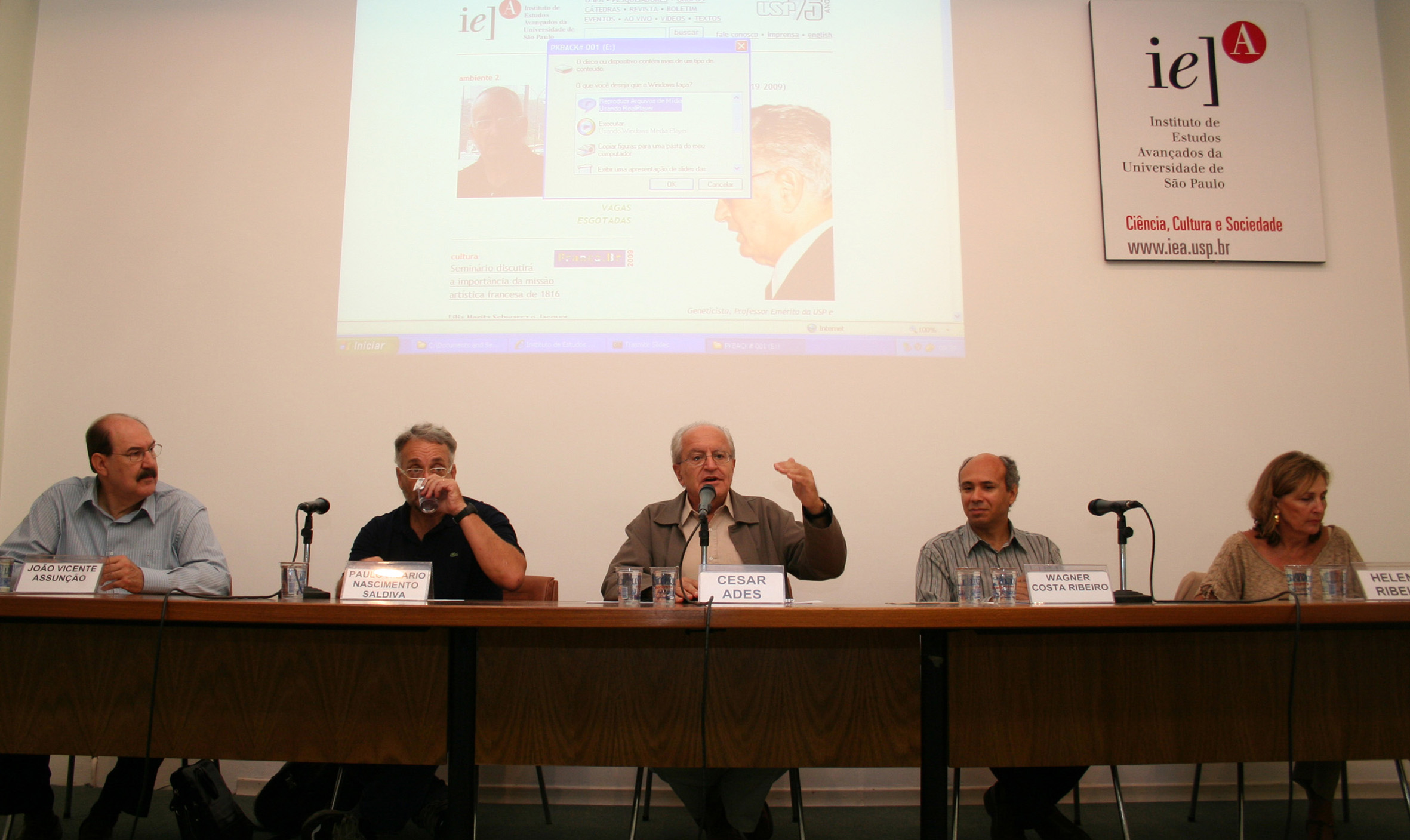 João Vicente Assunção, Paulo Saldiva, César Ades, Wagner Costa Ribeiro e Helena Ribeiro