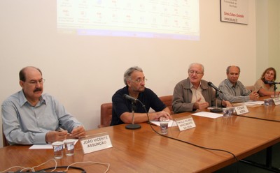João Vicente Assunção, Paulo Saldiva, César Ades, Wagner Costa Ribeiro e Helena Ribeiro