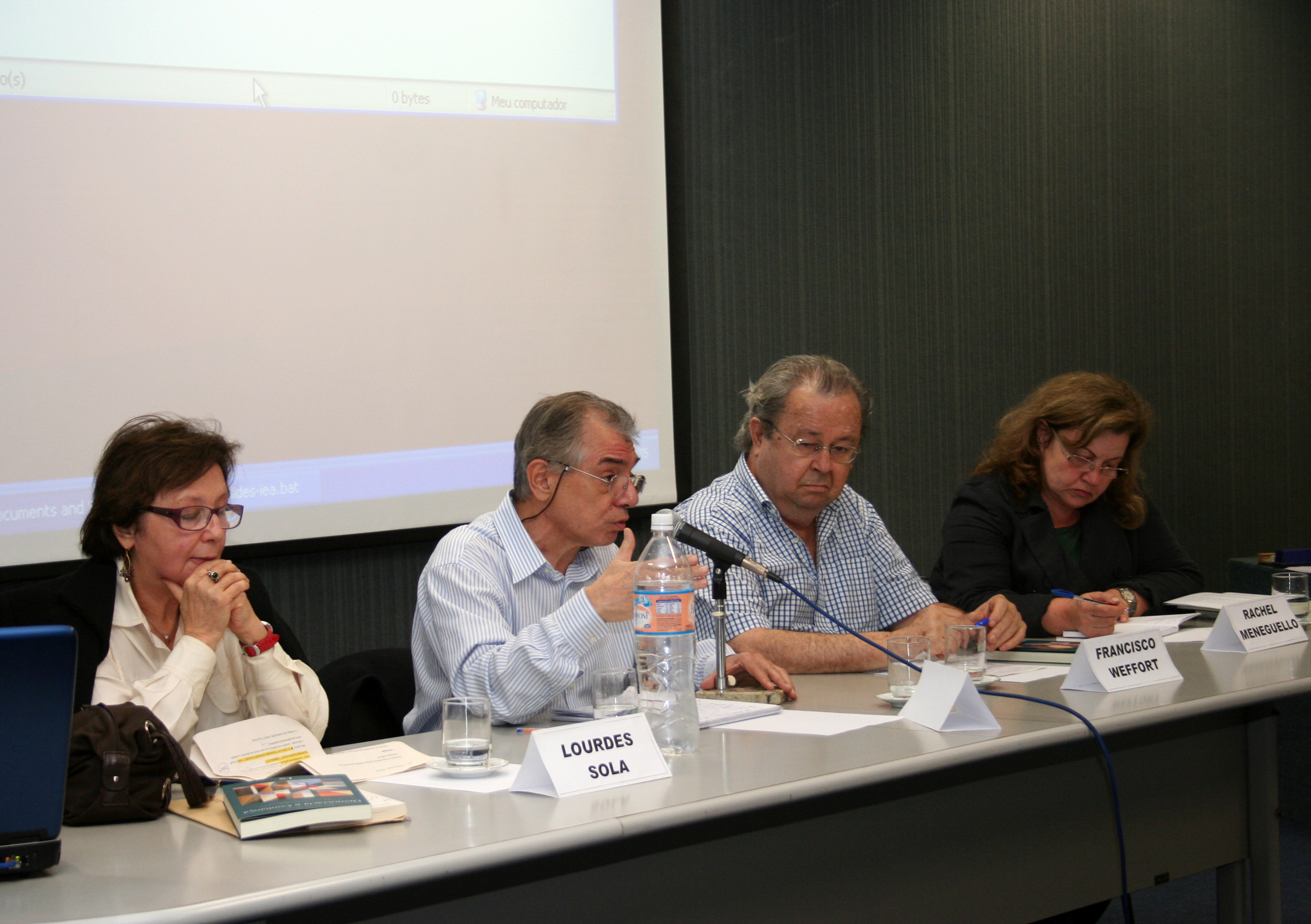 Lourdes Sola, José Álvaro Moisés, Francisco Weffort e Rachel Meneguello