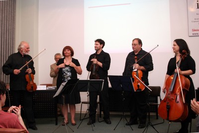 Quarteto de cordas Athena e Marlui Miranda