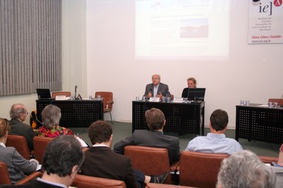 César Ades e Maritta Koch-Weser na abertura do evento