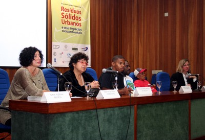 Gina Rizpah Besen, Maria Cecília Loschiavo, Walison Borges da Silva, Maria Dulcinéia Silva Santos e Maria Tereza Cristina Melo de Brito Caravalho