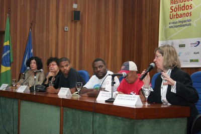 Gina Rizpah Besen, Maria Cecília Loschiavo, Walison Borges da Silva, Maria Dulcinéia Silva Santos e Maria Tereza Cristina Melo de Brito Caravalho
