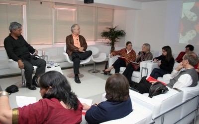 Aditya Mukherjee e Renato Janine Ribeiro, Ana Lydia Sawaya e Laura Patrícia Zuntini de  Izarra