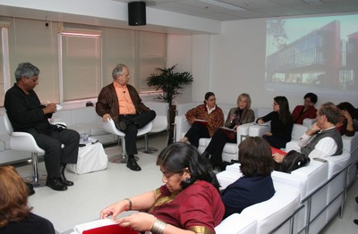 Aditya Mukherjee e Renato Janine Ribeiro, Ana Lydia Sawaya e Laura Patrícia Zuntini de  Izarra