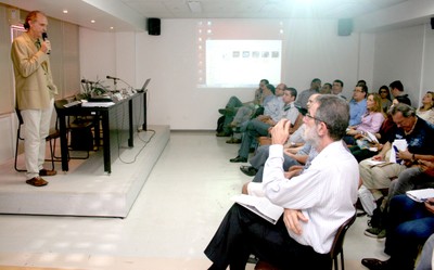 Martin Grossmann faz abertura do evento