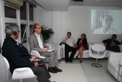 Aditya Mukherjee e Martin Grossmann