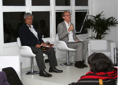 Aditya Mukherjee e Martin Grossmann