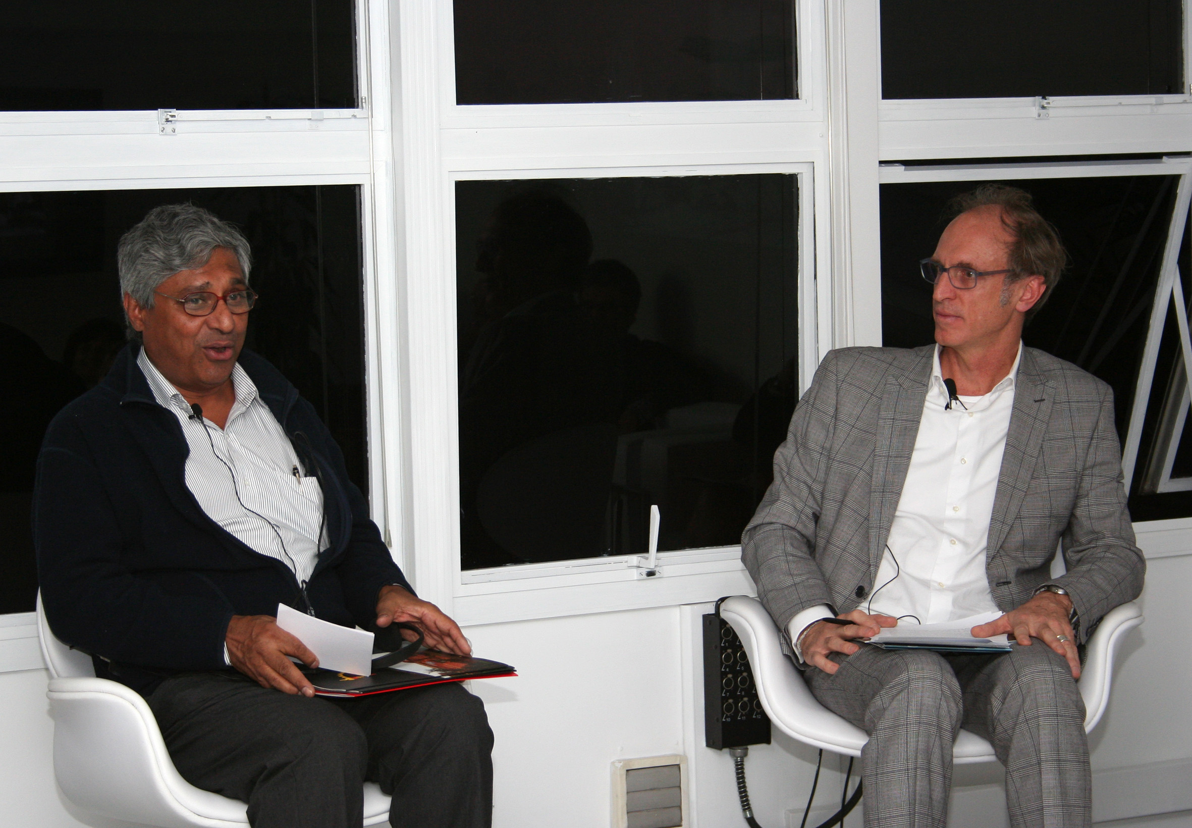 Aditya Mukherjee e Martin Grossmann