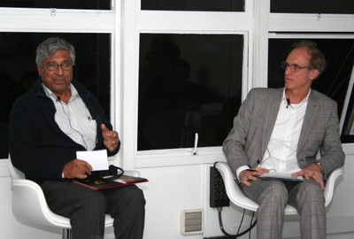 Aditya Mukherjee e Martin Grossmann