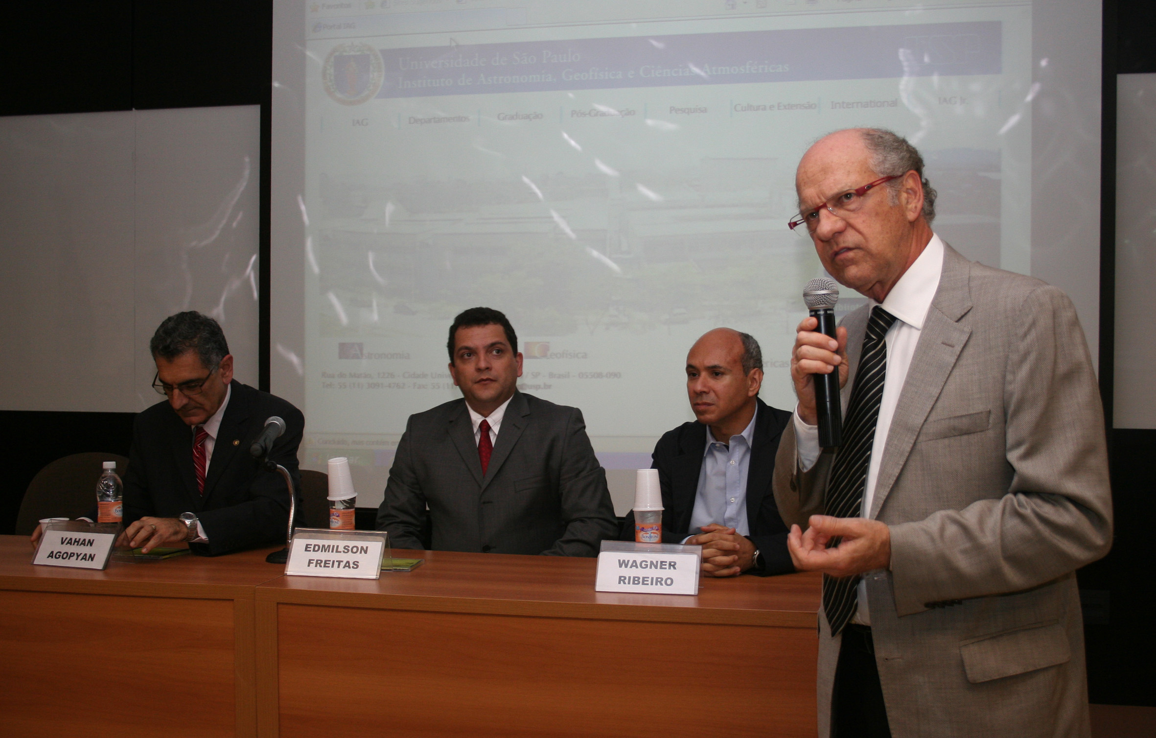 Vahan Agopyan, Edmilson Freitas, Wagner Costa Ribeiro e Arlindo Philippi Junior 
