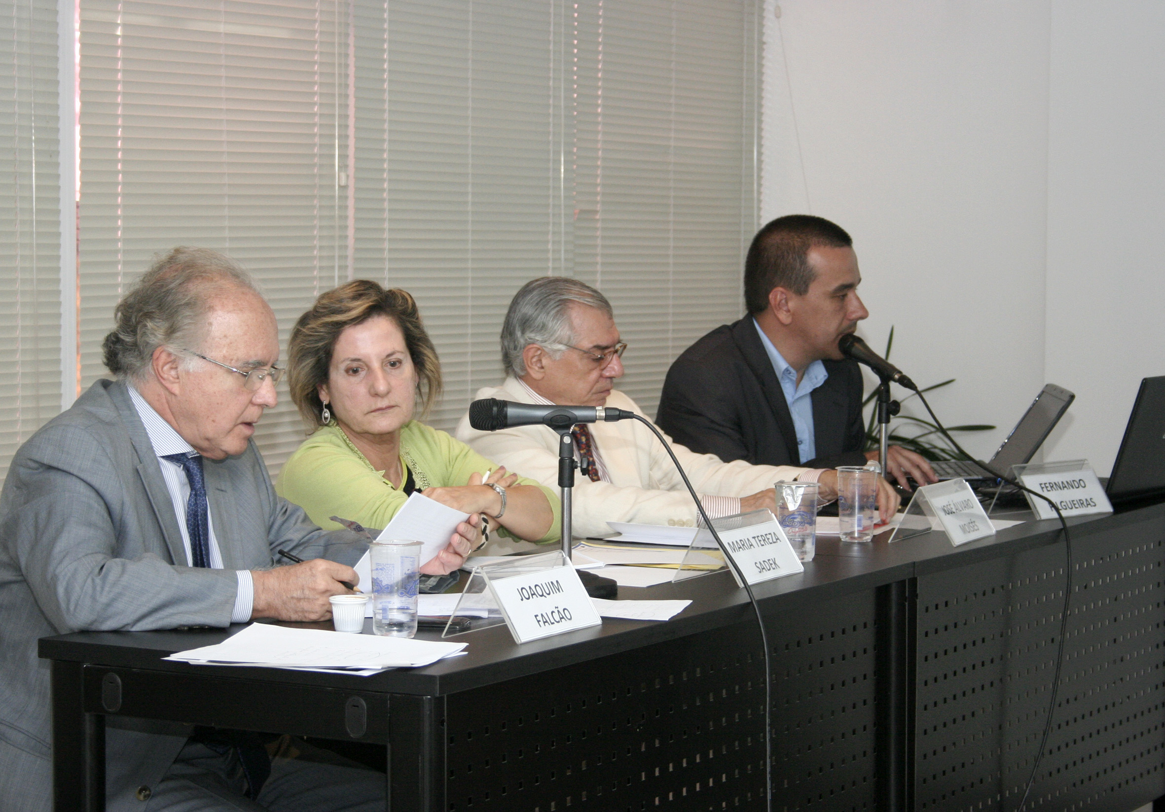 Joaquim Falcão, Maria Tereza Sadek, José Álvaro Moisés e Fernando Filgueiras