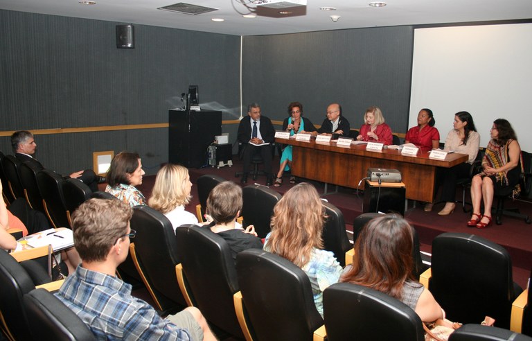 Reinaldo Matias Fleury, Sylvia Duarte Dantas, Jung Mo Sung, Maura Veras, Ligia Fonseca Ferreira, Adriana Oliveira e Maria Lúcia Brant 