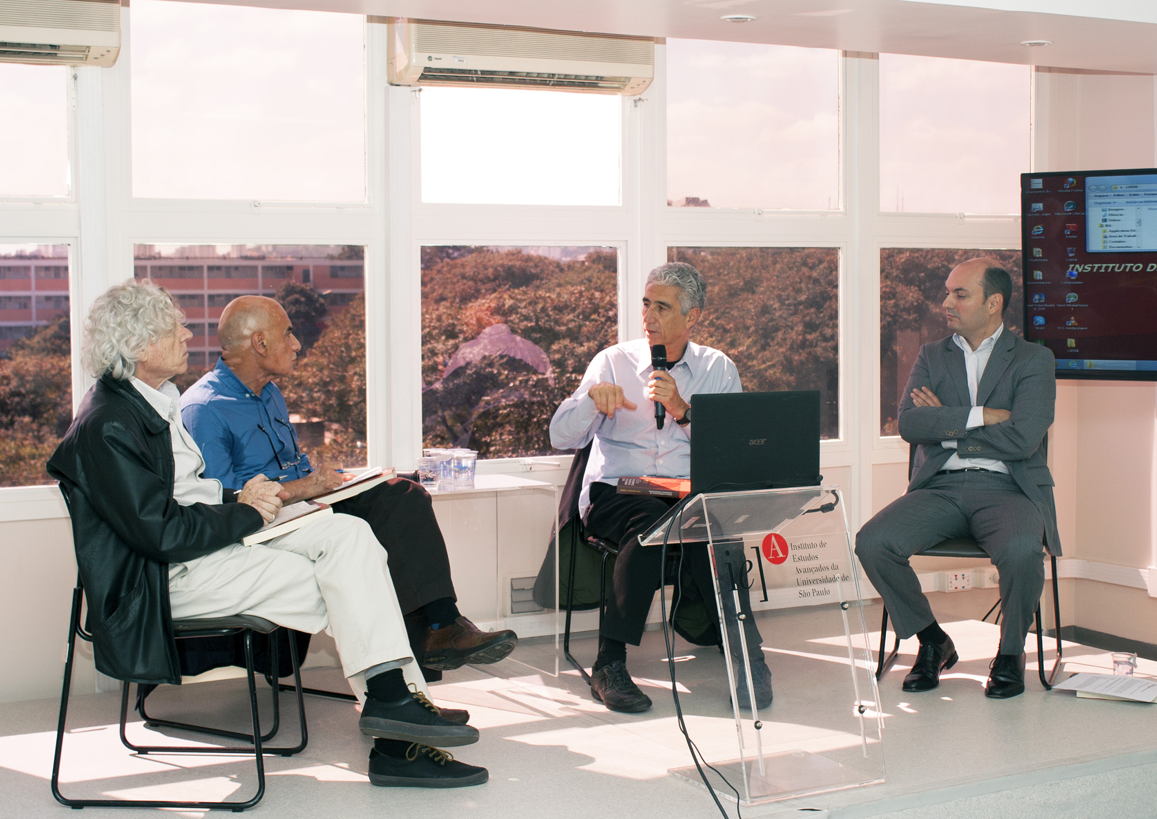Pedro Jacobi, Eduardo Viola, José Eli da Veiga e Eduardo Felipe Pérez Matias