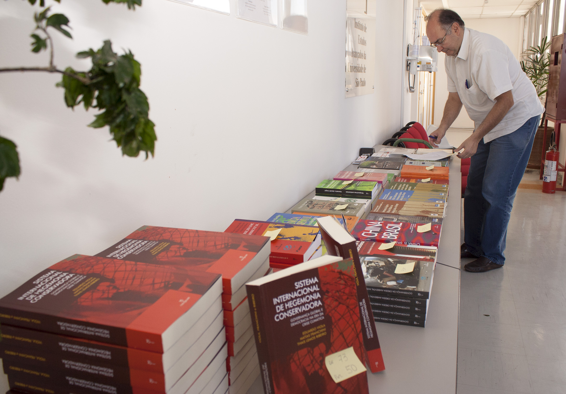 Venda de livros durante o evento