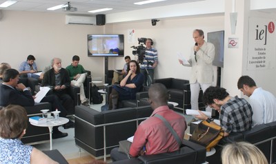 Martin Grossmann durante a abertura do evento