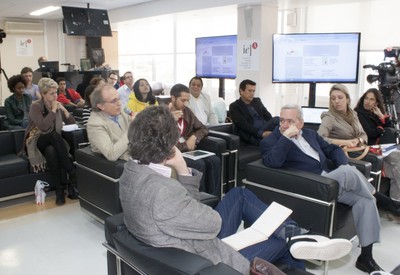 Martin Grossmann debate durante o evento