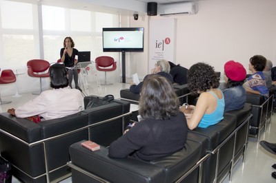 Sylvia Duarte Dantas faz a abertura do evento e apresenta Plínio Montagna
