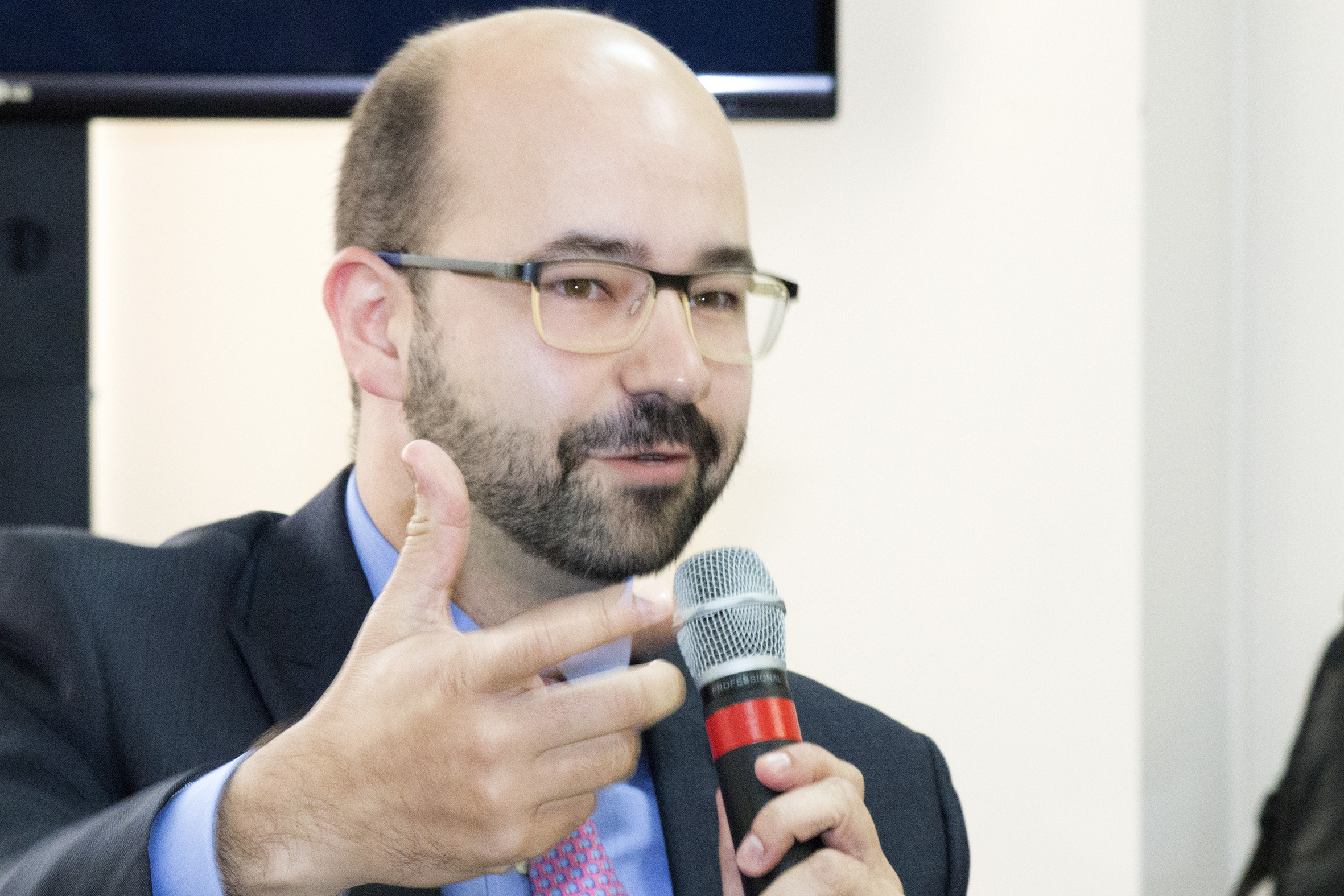 Luiz Roberto Calado expõe suas idéias