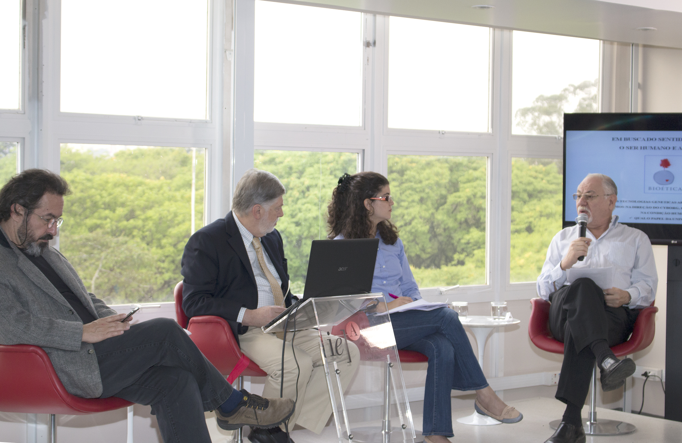 Gílson Schwartz, Claudio Cohen, Maya Mitre e Bernardo Sorj