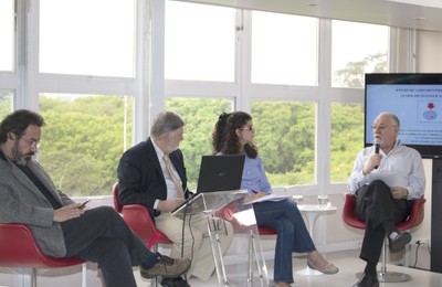 Gílson Schwartz, Claudio Cohen, Maya Mitre e Bernardo Sorj
