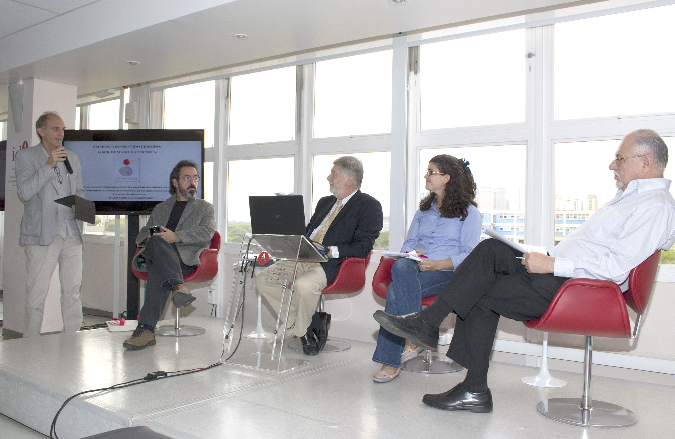 Gílson Schwartz, Claudio Cohen, Maya Mitre e Bernardo Sorj
