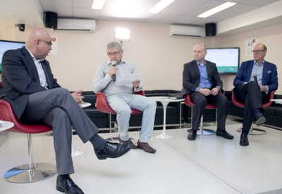 Celso Fonseca faz a abertura do evento e apresenta os expositores
