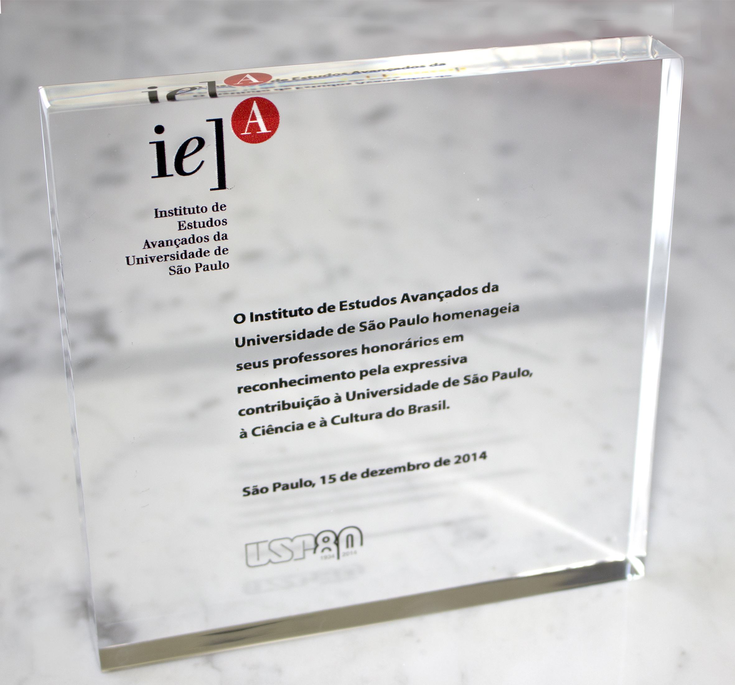 Placa em homenagem aos professores honorários