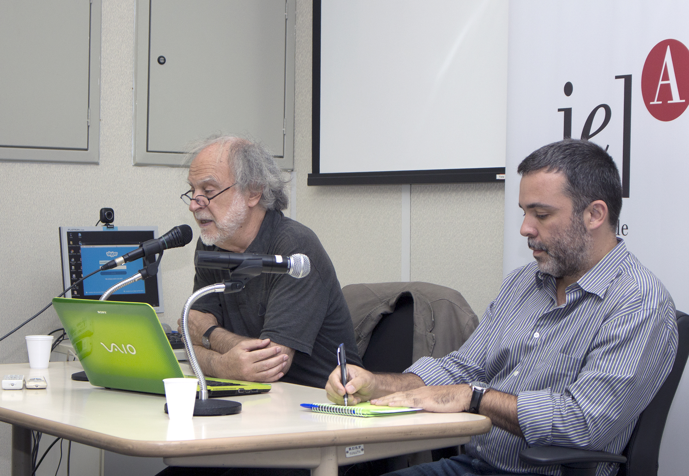 Massimo Canevacci abre o evento ao lado de Guilherme Weffort Rodolfo 